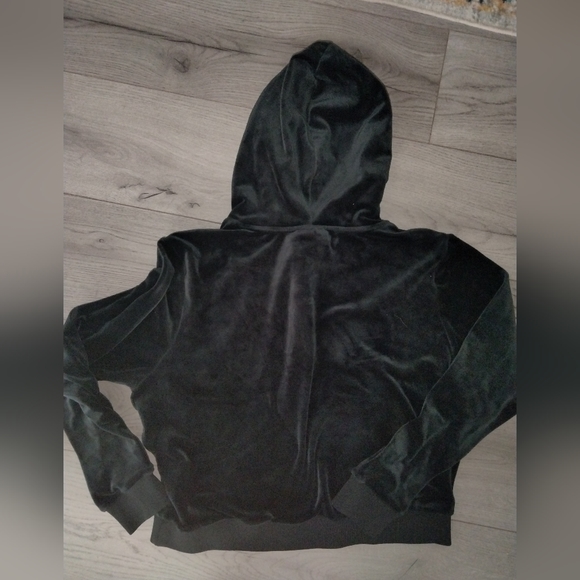 Cropped velour hoodie Fila NWOT has a quarter zip with Fila logo pockets Large - Picture 7 of 7